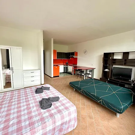 Apartment With Swimming Pool Reno Di Leggiuno Extérieur photo