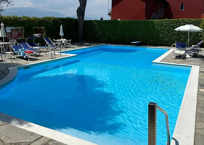 Apartment With Swimming Pool